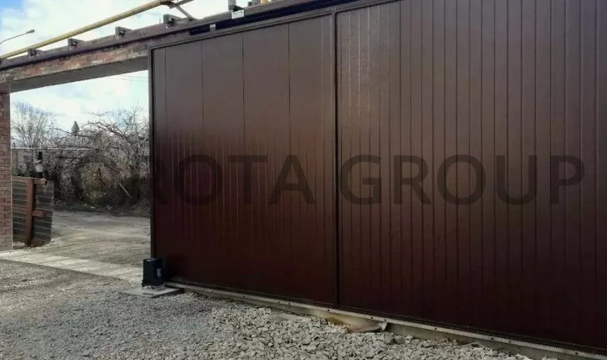 Подвесные откатные ворота коричневые 2500х4500