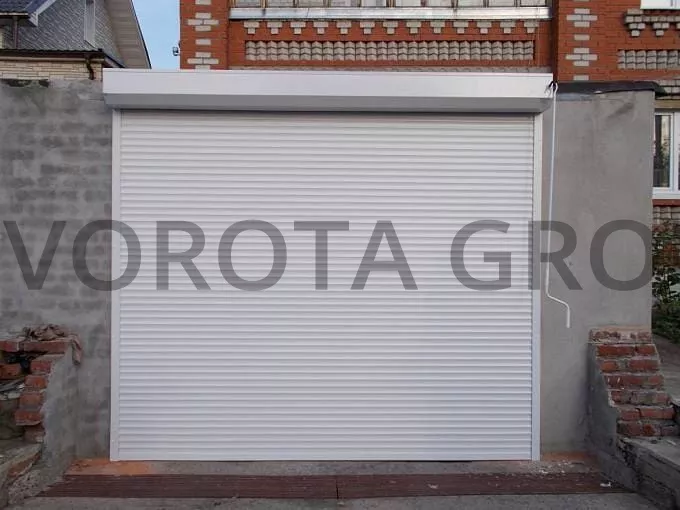 Рулонные ворота для гаража Doorhan квадратные белые 2700x2700