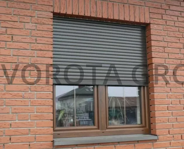 Рольставни на окна Doorhan черного цвета 850х850