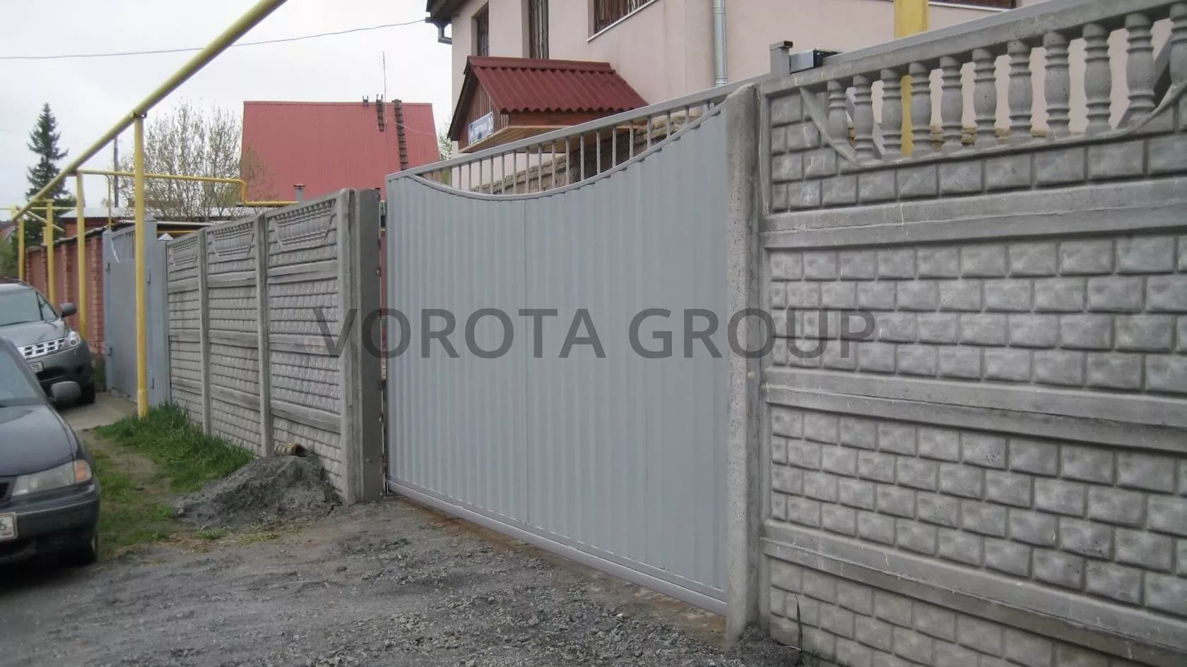 Подвесные откатные ворота Alutech серые 2100x2500