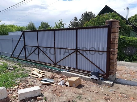 ворота на сваях белые 2000x4100